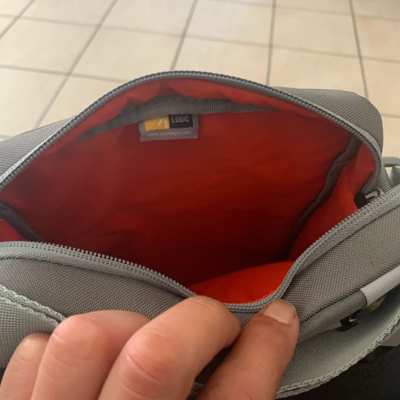 Case Logic 10.2 Inch Notebook and IPad Bag - Picture 7 of 7